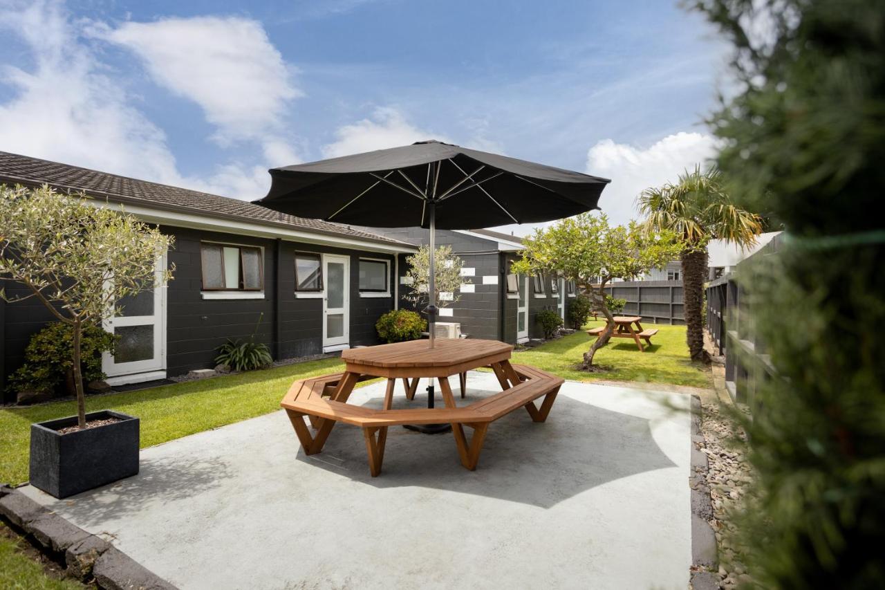 Cobblestone Court Motel Tauranga Extérieur photo