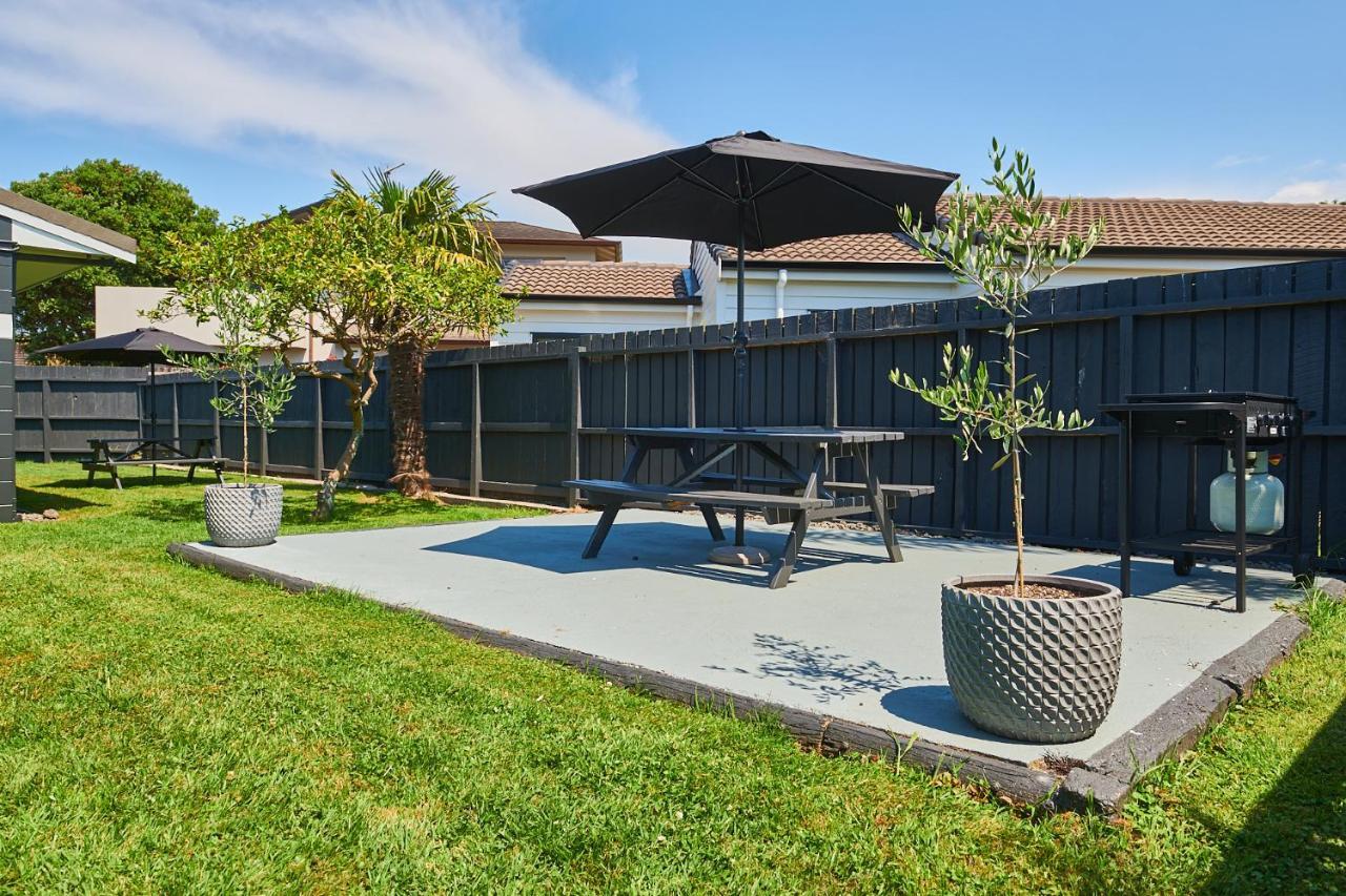 Cobblestone Court Motel Tauranga Extérieur photo